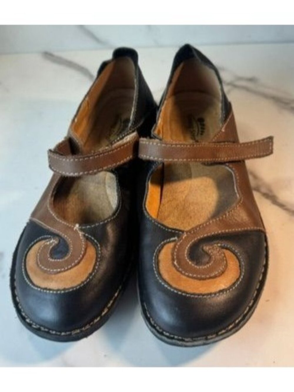 New without box-Spring Step Cosmic Mary Jane flats in black and brown leather